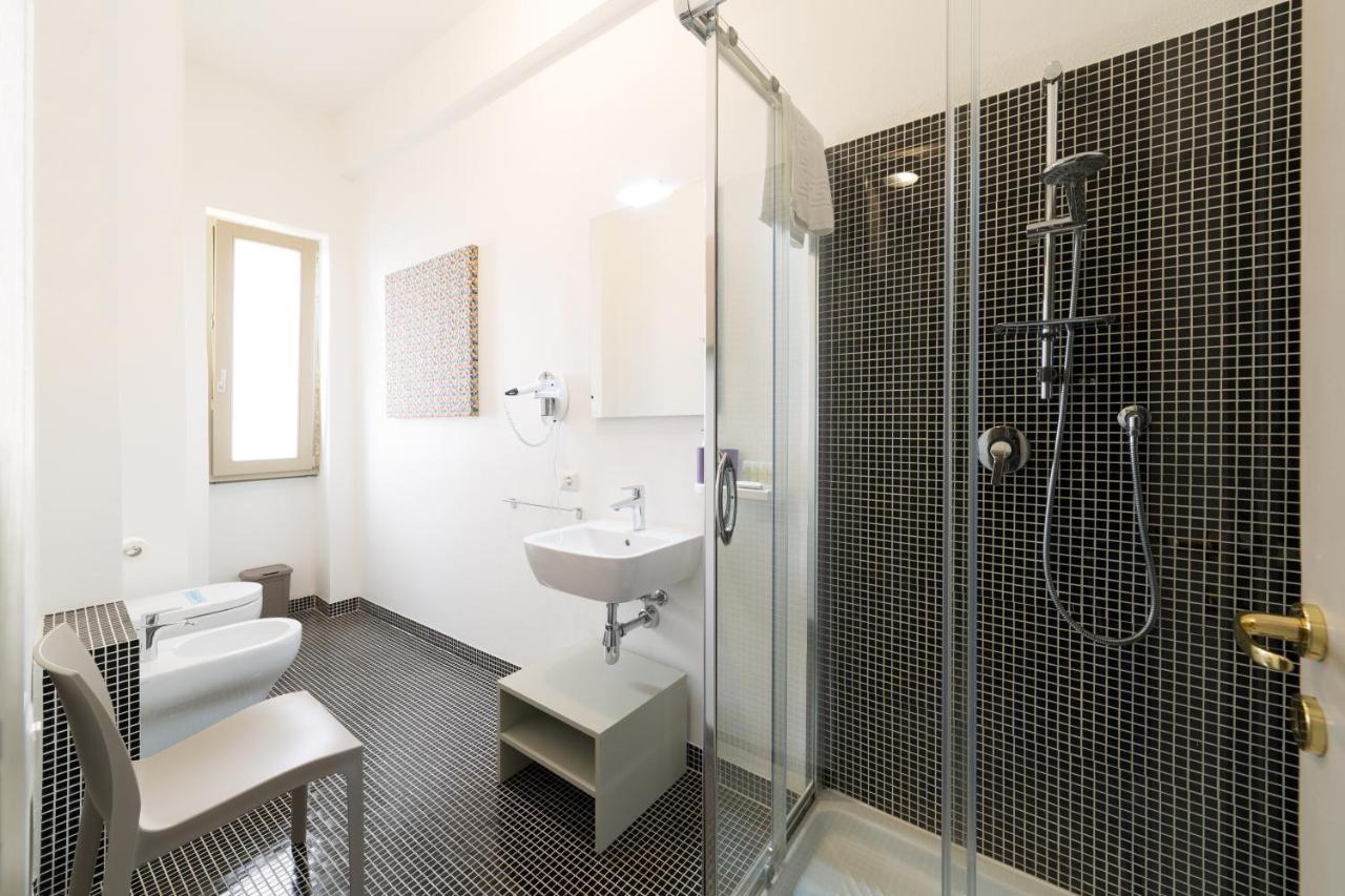 Budget Rooms Sonnino 37 Кальярі Екстер'єр фото