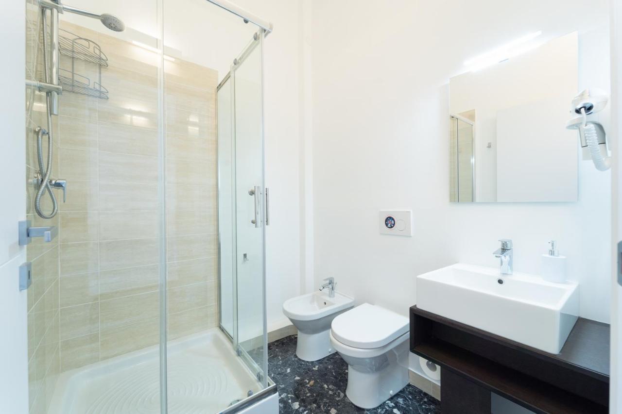 Budget Rooms Sonnino 37 Кальярі Екстер'єр фото
