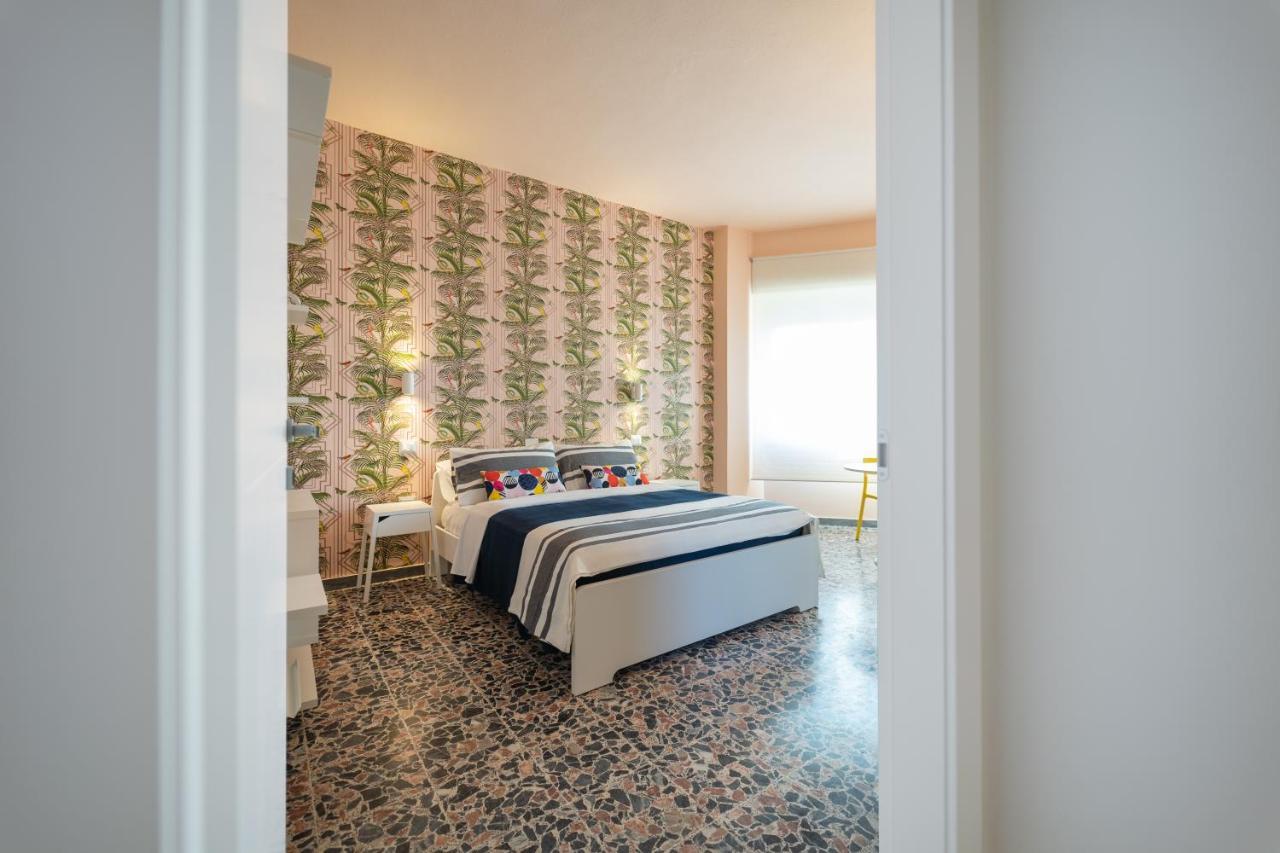 Budget Rooms Sonnino 37 Кальярі Екстер'єр фото