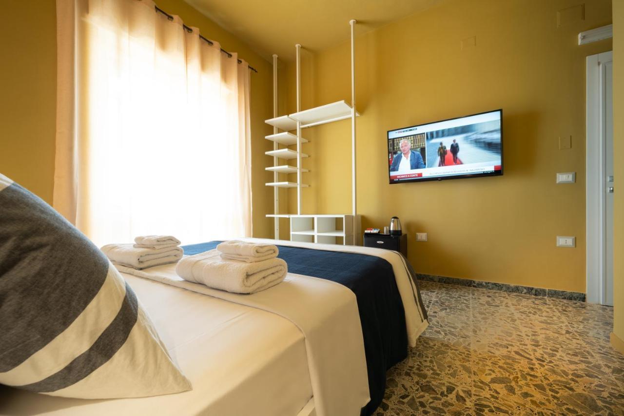 Budget Rooms Sonnino 37 Кальярі Екстер'єр фото