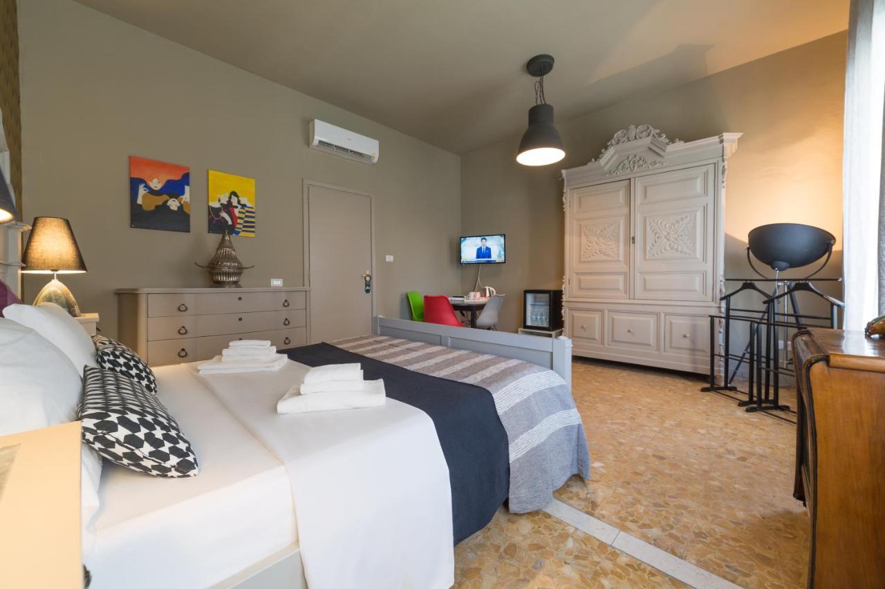 Budget Rooms Sonnino 37 Кальярі Екстер'єр фото