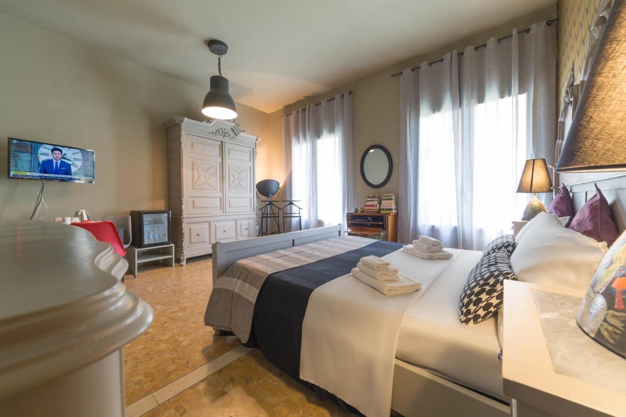 Budget Rooms Sonnino 37 Кальярі Екстер'єр фото